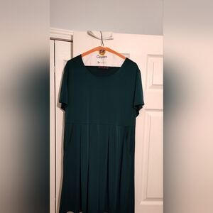 EUC Sheila Rose Green Swing Dress With Pockets In Dark Green